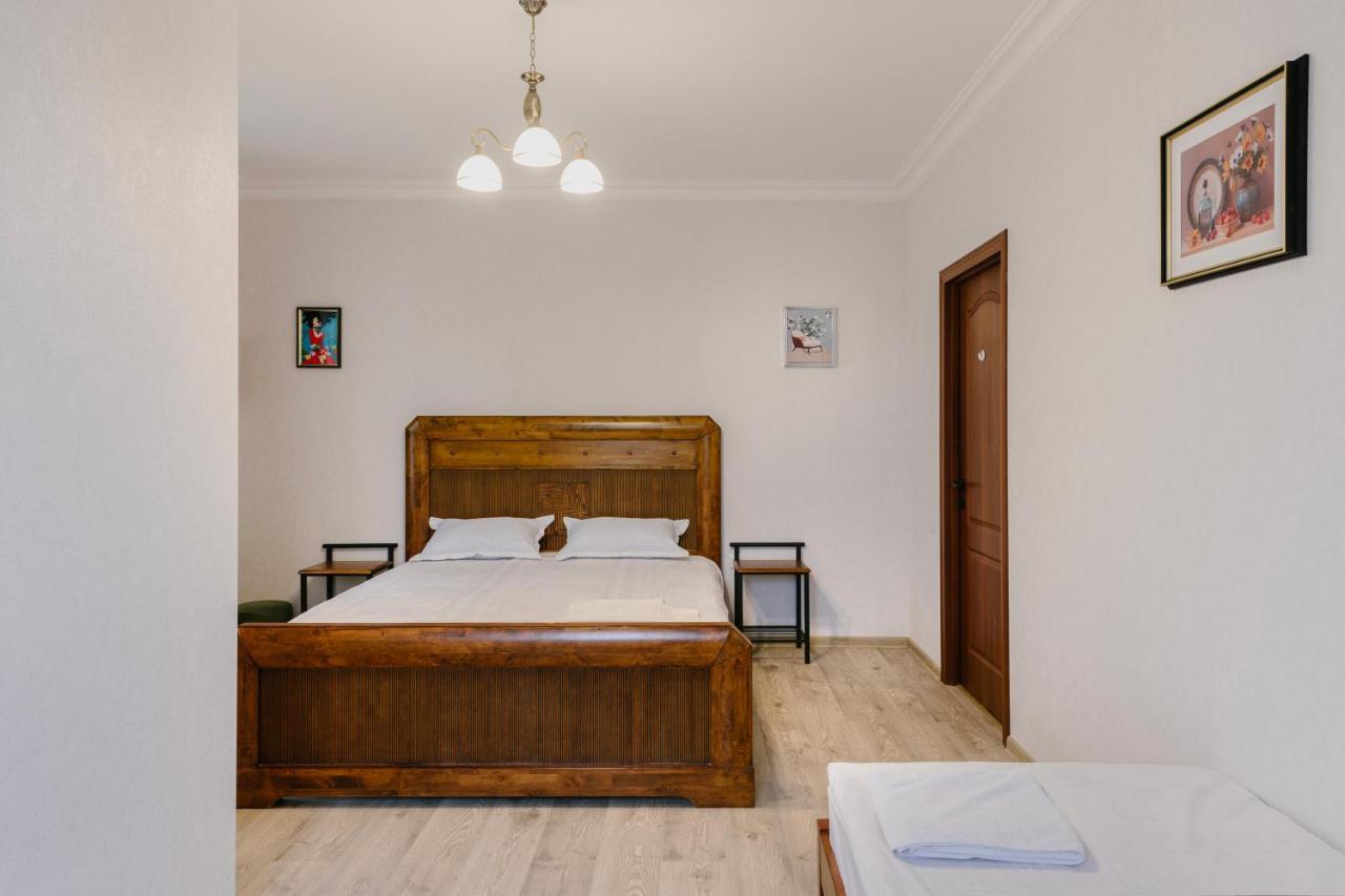 Marcos Hotel Tbilisi Buitenkant foto