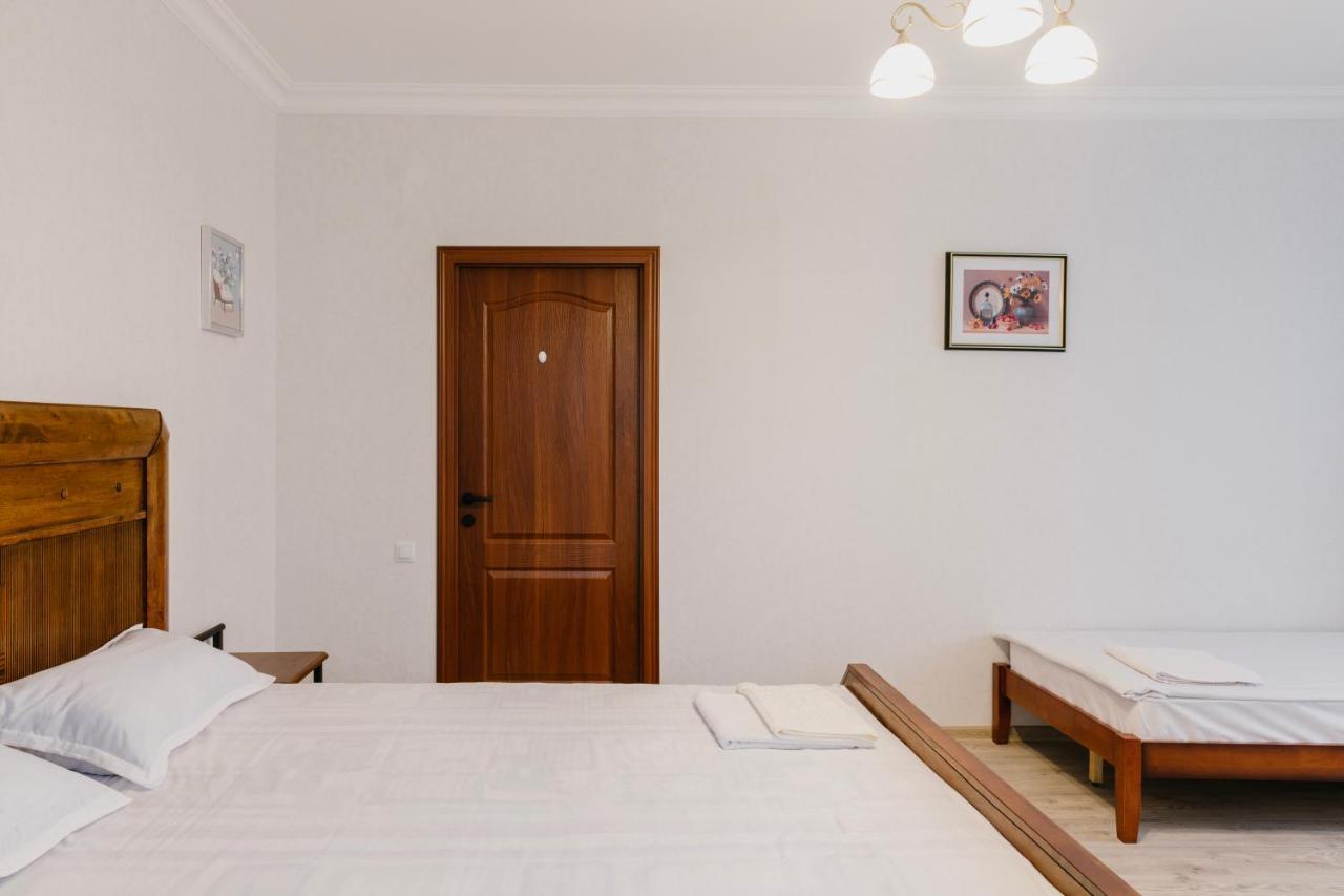Marcos Hotel Tbilisi Buitenkant foto