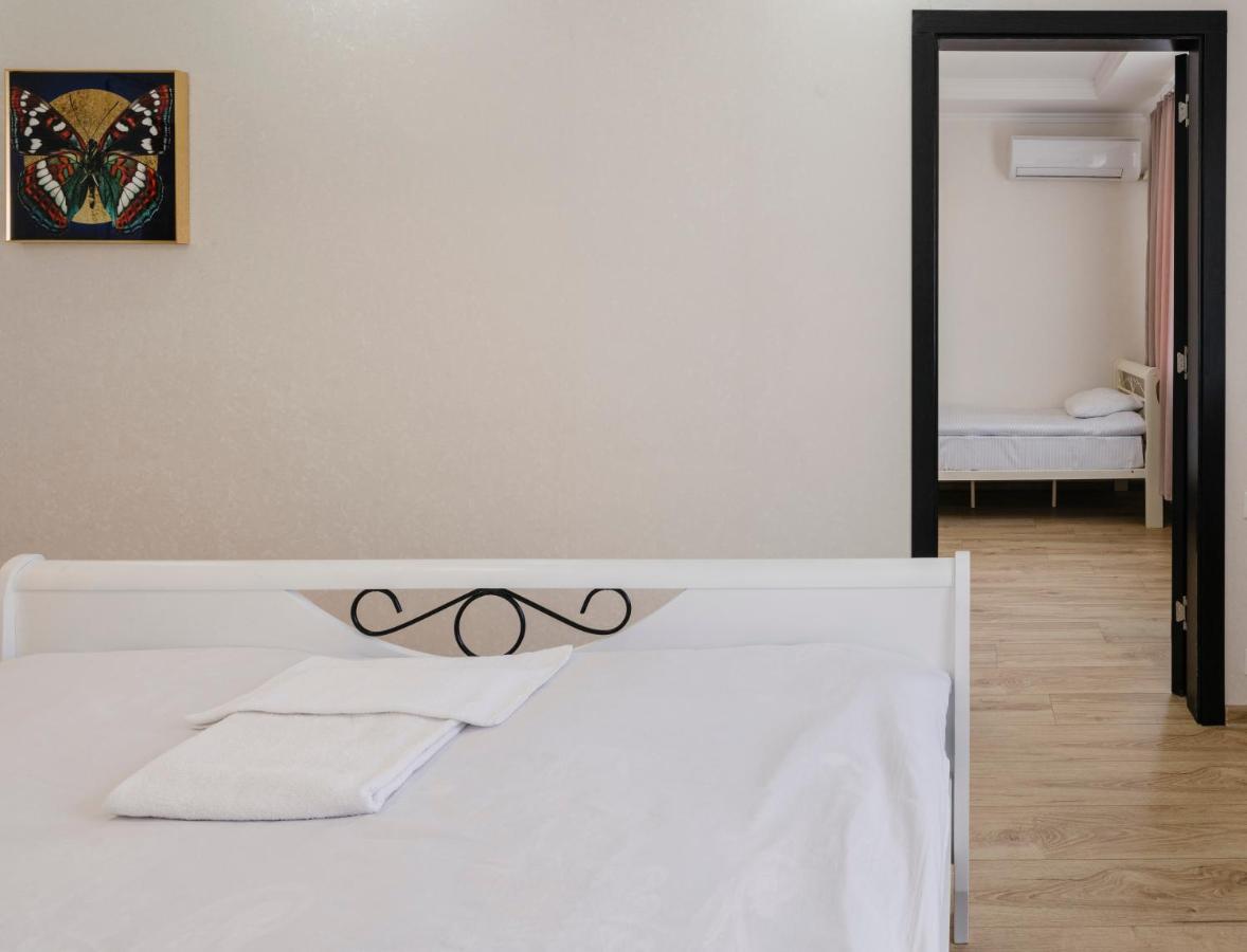 Marcos Hotel Tbilisi Buitenkant foto