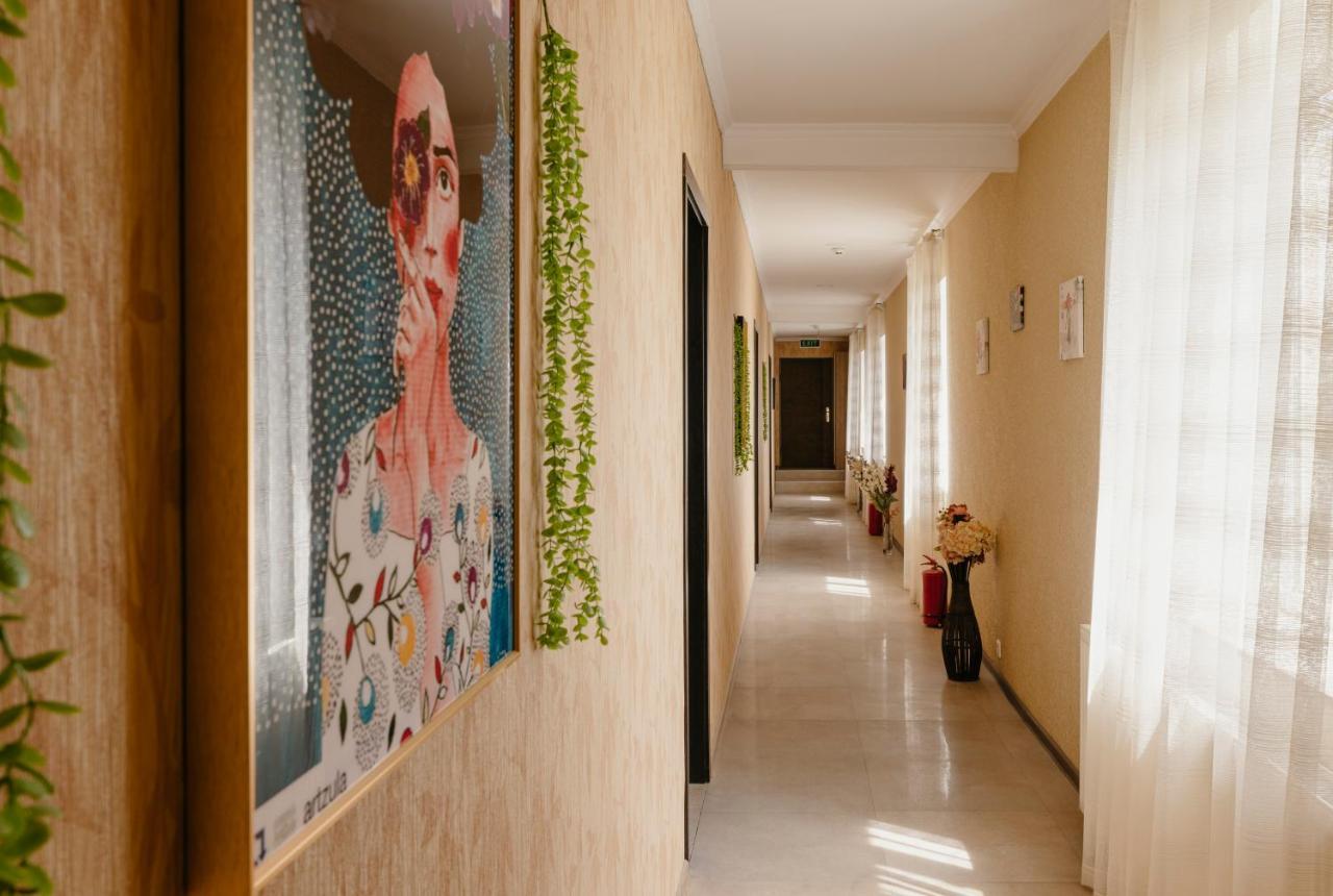Marcos Hotel Tbilisi Buitenkant foto