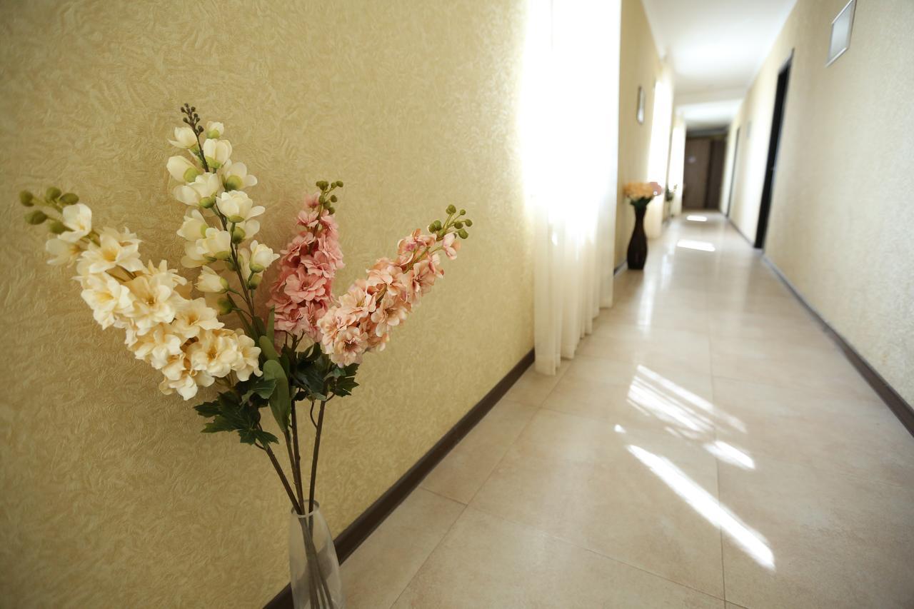 Marcos Hotel Tbilisi Buitenkant foto